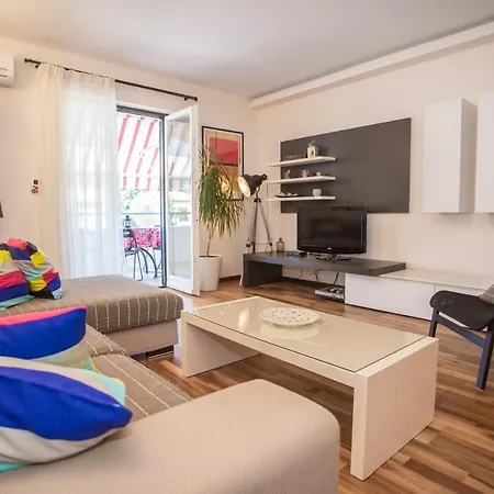 Summer Breeze Apartment