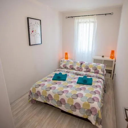 Summer Breeze Apartment *