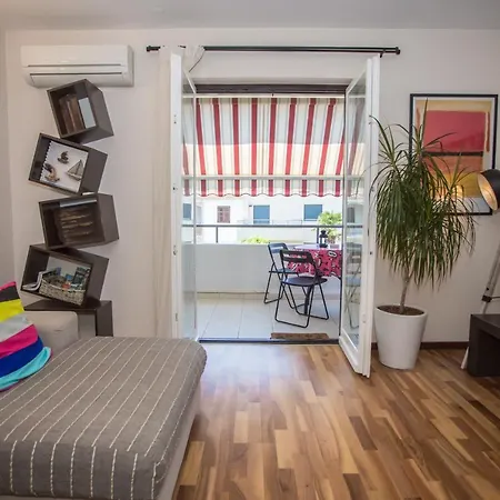 Apartment Summer Breeze